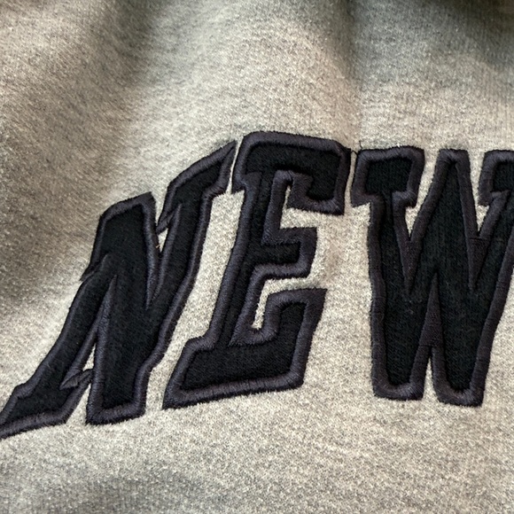 Gray New York Hoodie - Picture 4 of 8